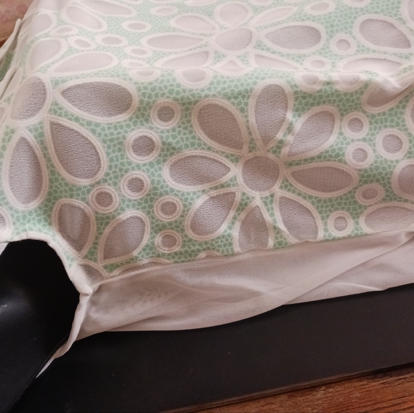 Y2K Moda top sz.S abstract flowers, Light green and white nwt - Picture 7 of 7